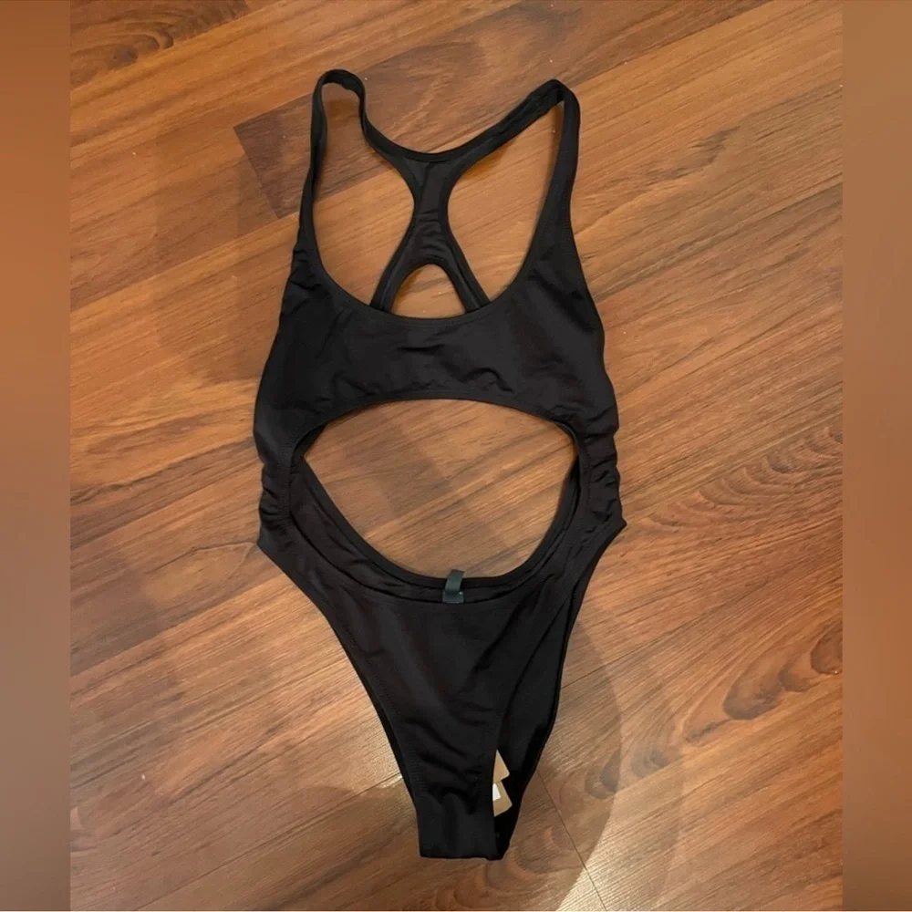 - NWT SKIMS (B13) Cut Out Monokini - Onyx Size 2X